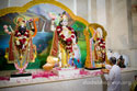 Pujya Deepakbhai Doing Arti of Lords
